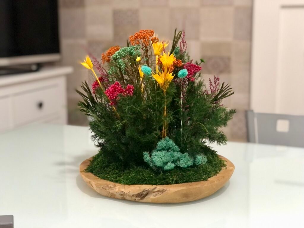 CUENCO DE MUSGO CON FLORES PRESERVADAS CUENCO DE MUSGO CON FLORES PRESERVADAS