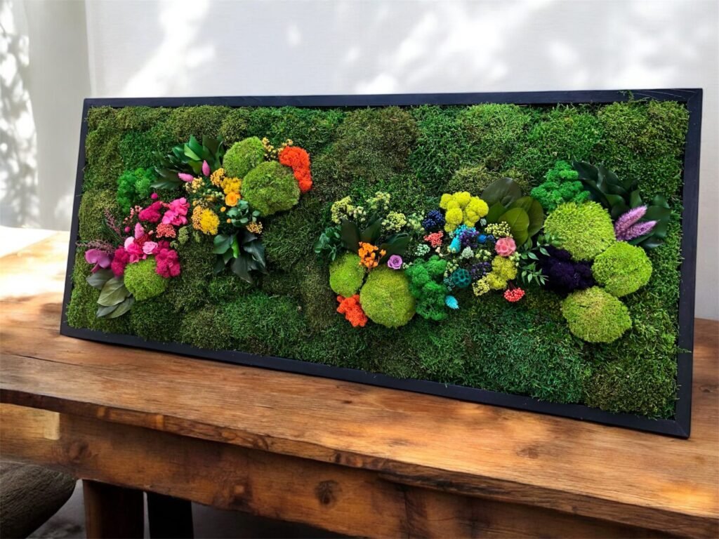 Cuadro de musgo y flores preservadas