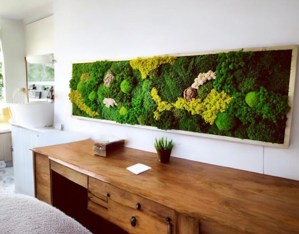 Cuadro de diseño realizado con musgo, madera y liquen finlandés